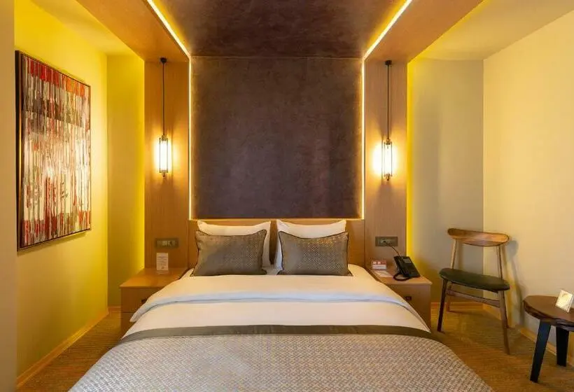 Habitació Estàndard, Avec