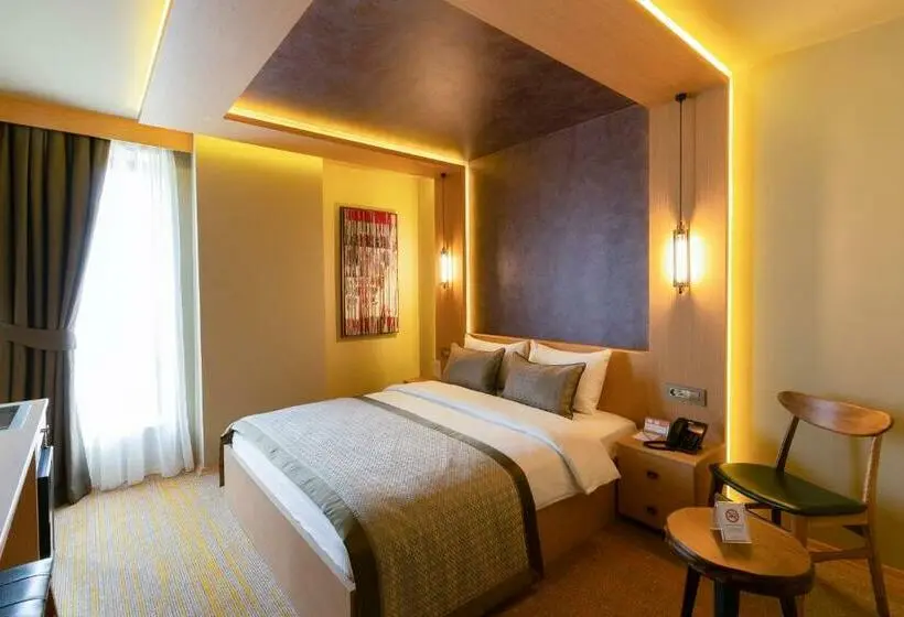 Habitació Estàndard, Avec
