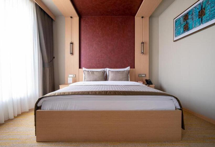 חדר סופריור, Avec