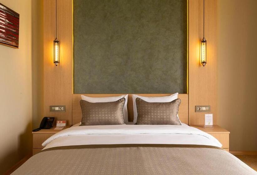 חדר דלוקס, Avec