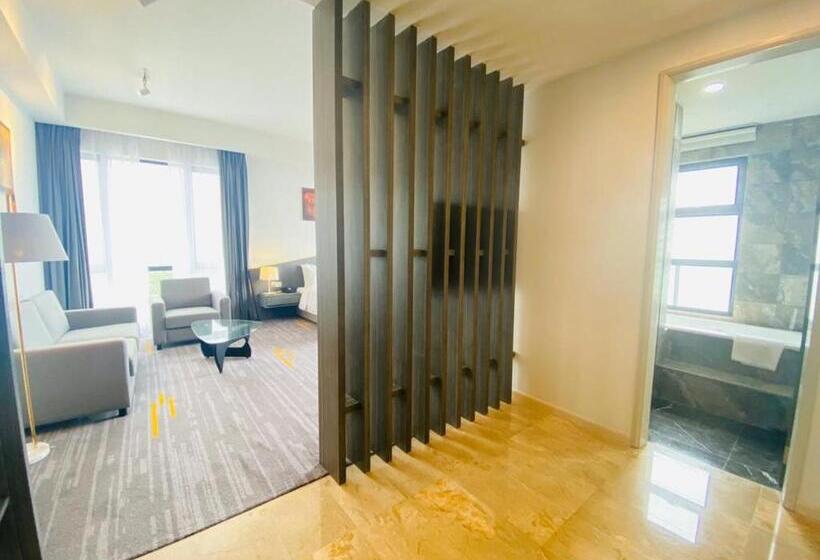 סוויטה אקזקיוטיב, Bahang Bay