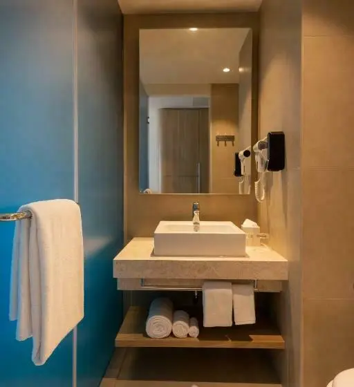 クイーンサイズベッドのスタンダードルーム, Holiday Inn Express & Suites Bengaluru Old Madras Road, An Ihg