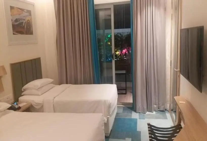 バルコニー付きスタンダードルーム, Holiday Inn Express & Suites Bengaluru Old Madras Road, An Ihg