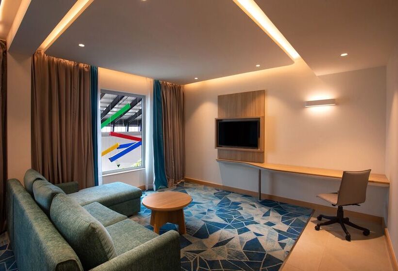 סוויטה, Holiday Inn Express & Suites Bengaluru Old Madras Road, An Ihg