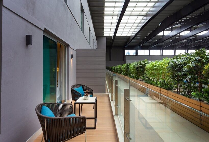 חדר סטנדרט מיטה זוגית, Holiday Inn Express & Suites Bengaluru Old Madras Road, An Ihg