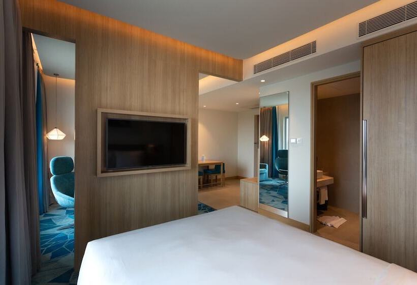 סוויטה, Holiday Inn Express & Suites Bengaluru Old Madras Road, An Ihg