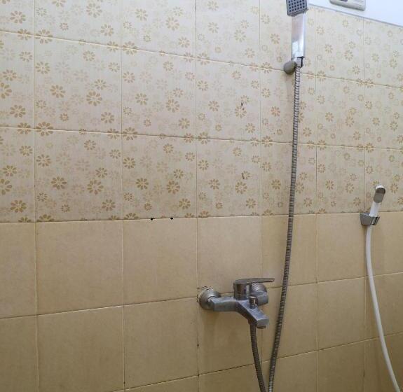 Номер Стандарт, Reddoorz At Merdeka Street Garut