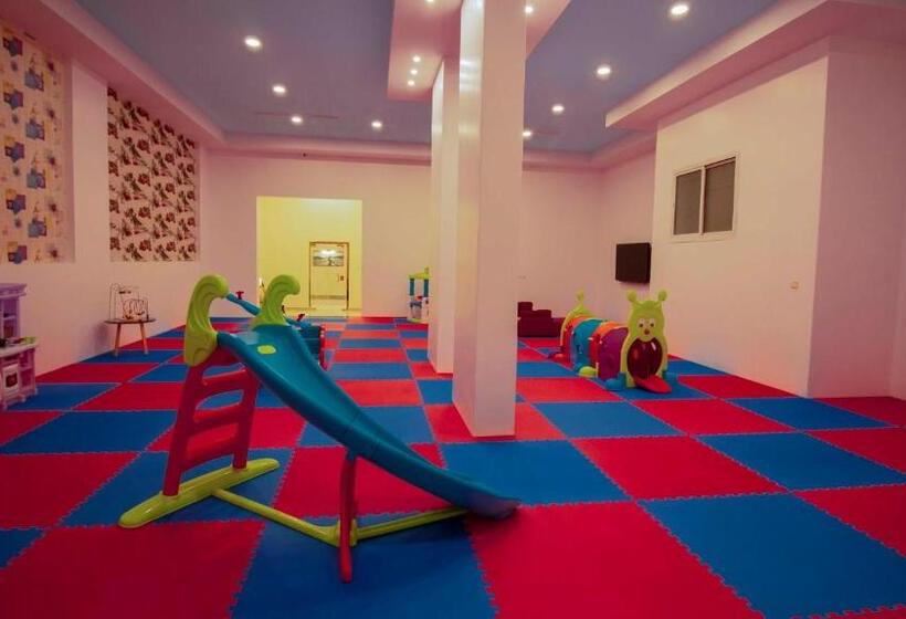 Апартаменты 2 Спальни, Nukhbat Al Makan Apartment