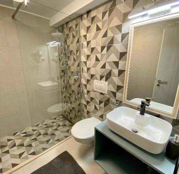 ویلای 1 خوابه, Adi&nicol