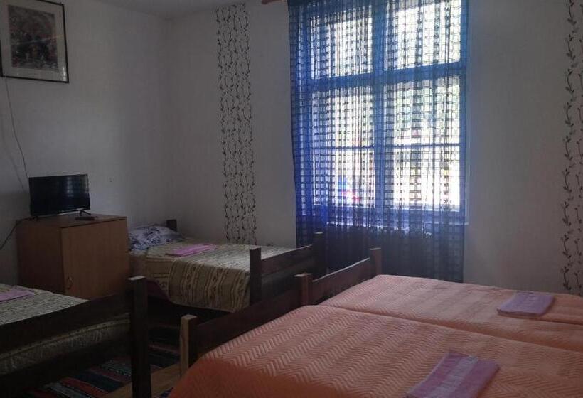 اتاق استاندارد چهار تخته, Etno Konak Angela