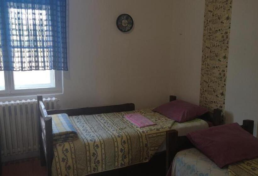 اتاق استاندارد چهار تخته, Etno Konak Angela