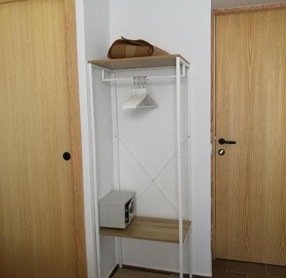 基本间, Hostal Blavet