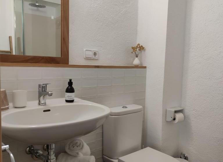 基本间, Hostal Blavet