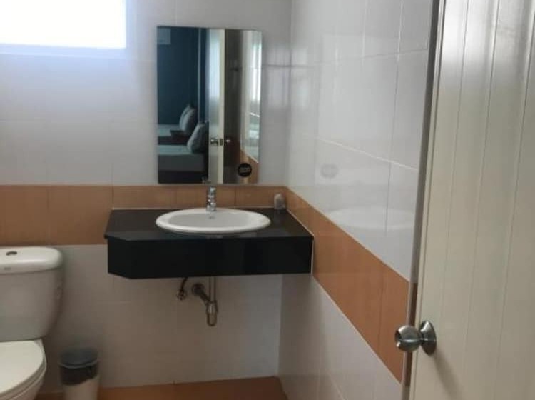 اتاق استاندارد سه نفره, Jt Guesthouse