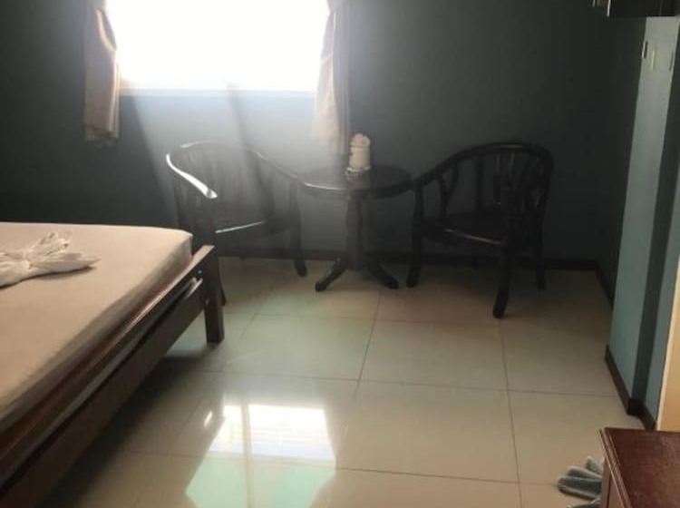 اتاق استاندارد سه نفره, Jt Guesthouse