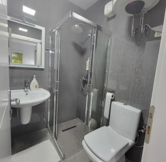اتاق استاندارد یک نفره, Nuestra Casa