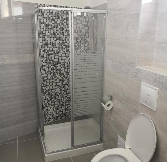 キングサイズベッドのスタンダードルーム, Pensiunea Casa Hortopan