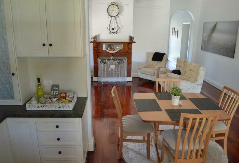 패밀리 룸, Agnes Cottage Bed & Breakfast