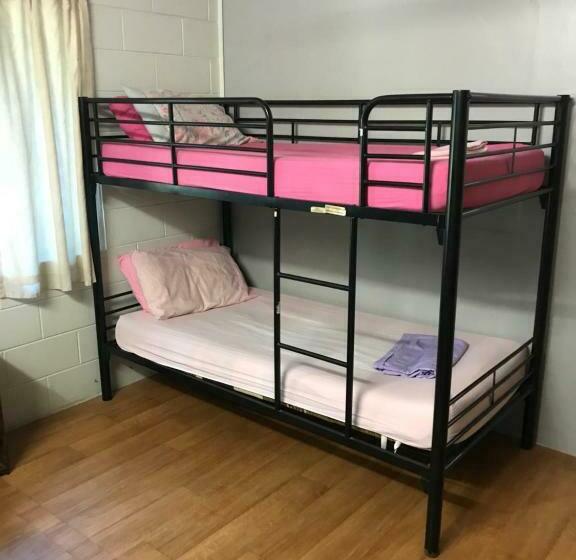 سرير فى غرفة مشتركه, Mission Beach Retreat