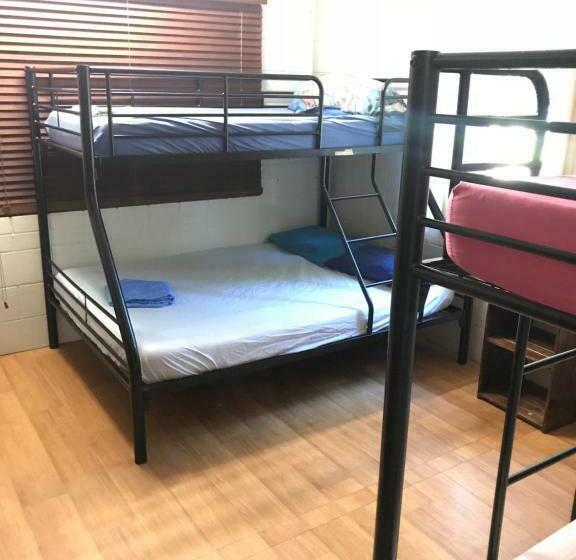 سرير فى غرفة مشتركه, Mission Beach Retreat