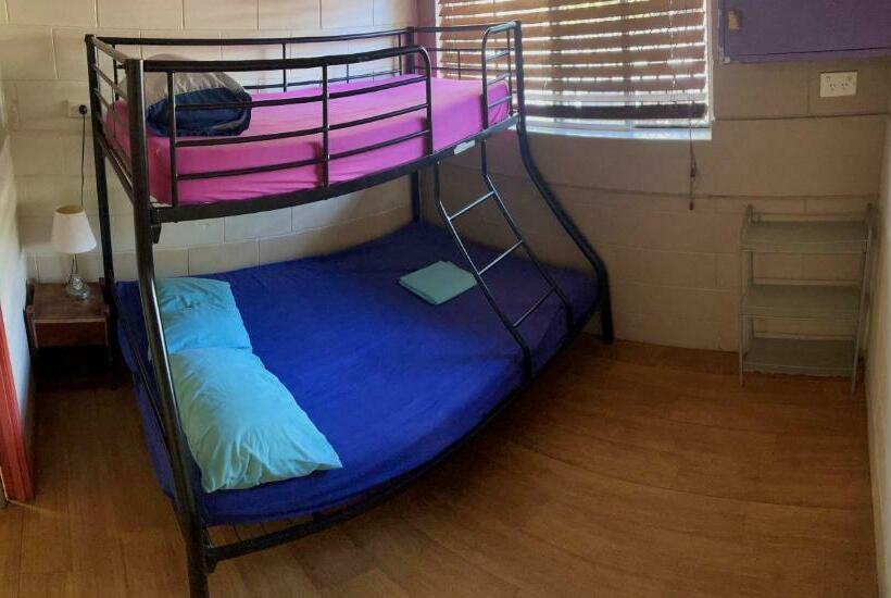 غرفة إقتصادية, Mission Beach Retreat