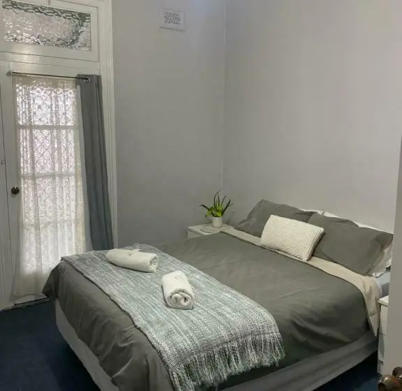 エコノミールーム, Bank Hotel Dungog