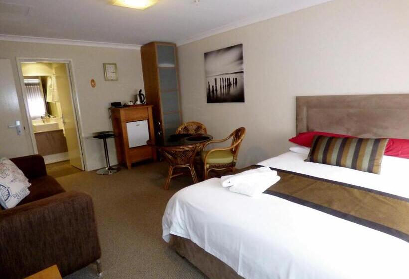 חדר דלוקס, Breakwater Short Stay