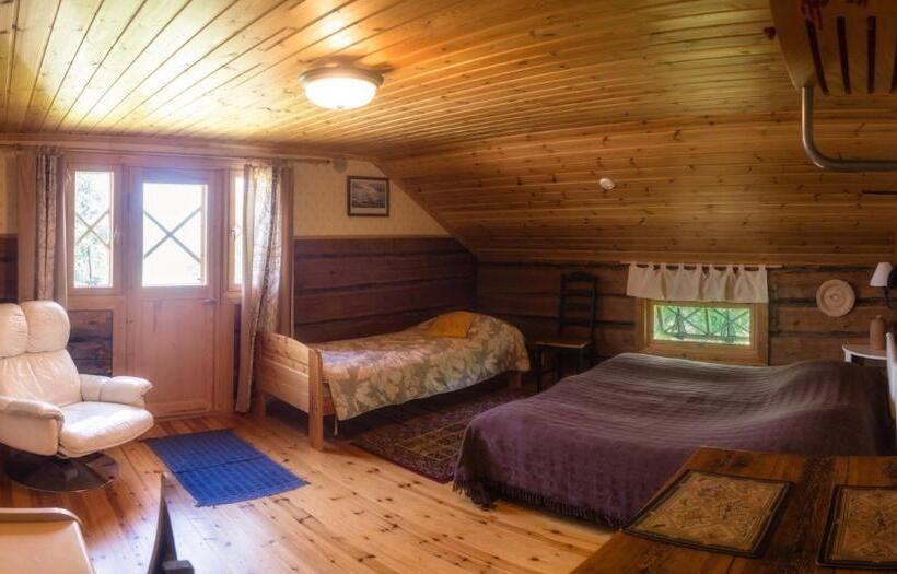 חדר לארבעה סטנדרטי עם מרפסת, Hankaniemen Tila