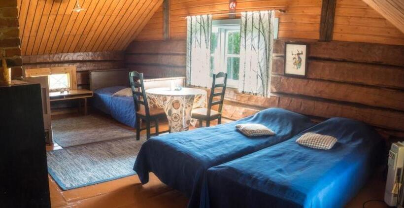 חדר משפחתי, Hankaniemen Tila