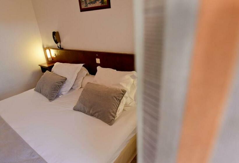 חדר סטנדרט, Restaurant Baratxartea