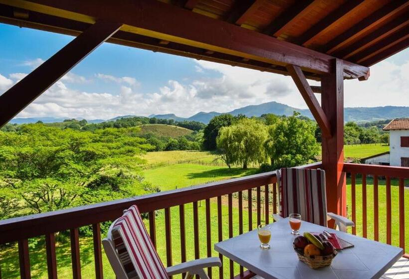 חדר סטנדרט עם טרסה, Restaurant Baratxartea