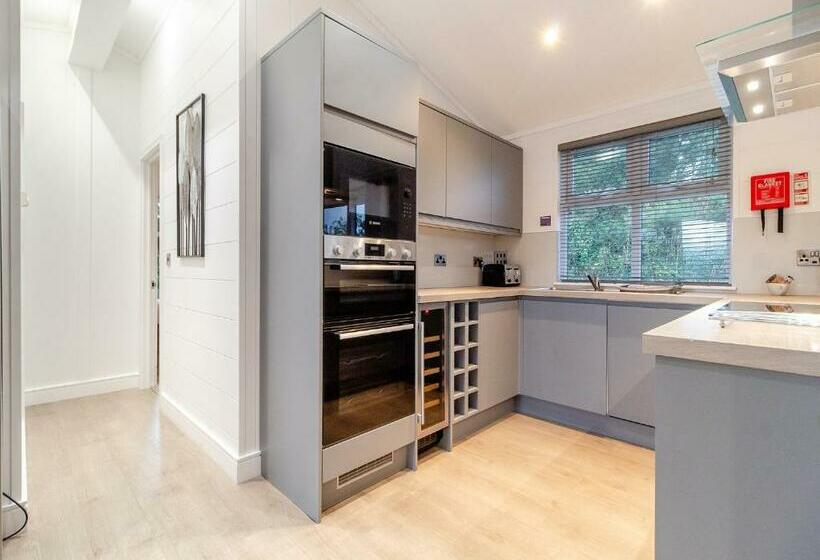 شقة 5 غرف نوم, Norfolk Woods Resort And Spa