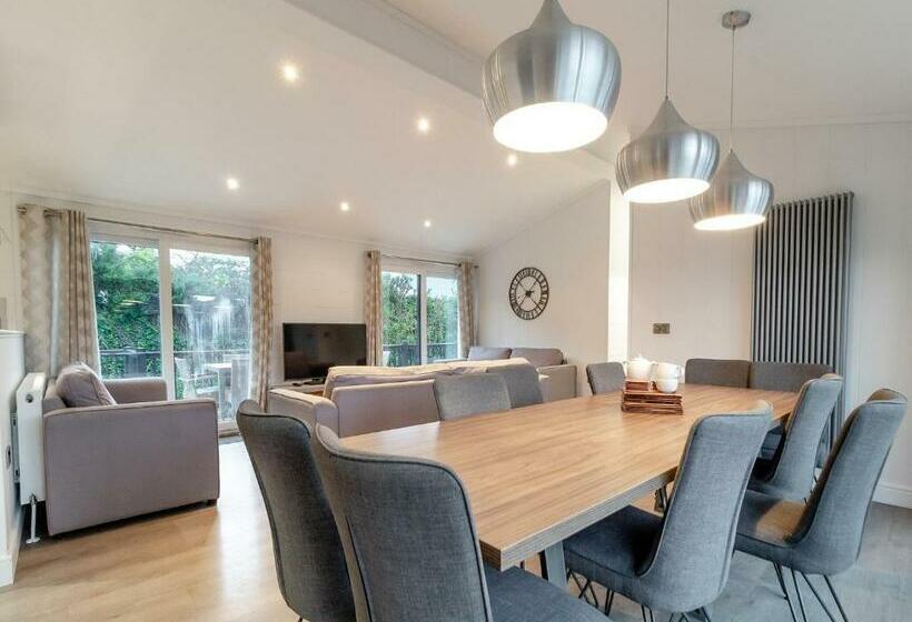 شقة 5 غرف نوم, Norfolk Woods Resort And Spa