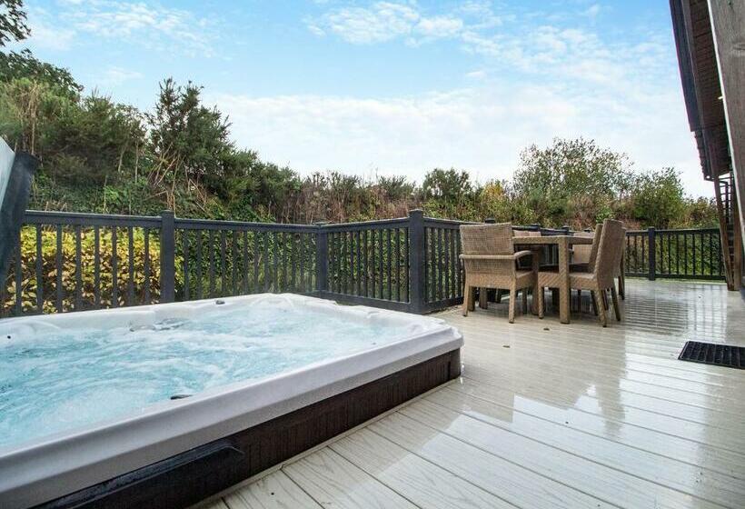 شقة 5 غرف نوم, Norfolk Woods Resort And Spa