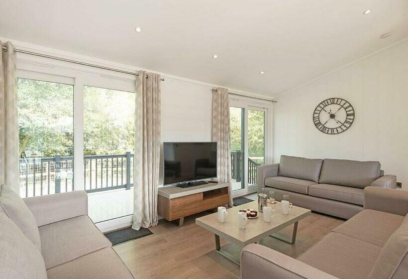 شقة 5 غرف نوم, Norfolk Woods Resort And Spa