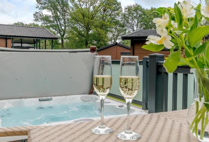 شقة 3 غرف, Norfolk Woods Resort And Spa