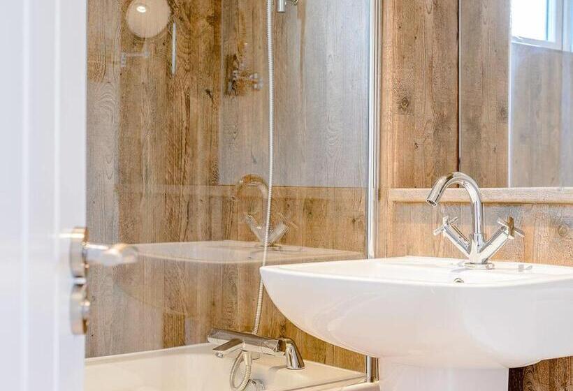 شقة 3 غرف, Norfolk Woods Resort And Spa