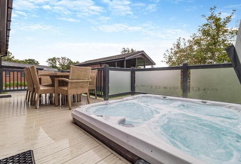 شقة 4 غرف, Norfolk Woods Resort And Spa