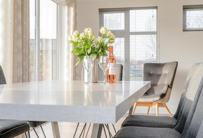 شقة 4 غرف, Norfolk Woods Resort And Spa