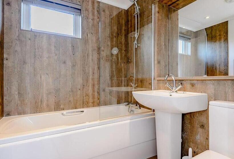 شقة 4 غرف, Norfolk Woods Resort And Spa