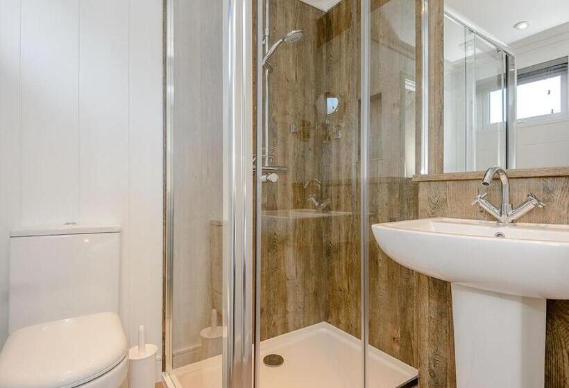 شقة 4 غرف, Norfolk Woods Resort And Spa