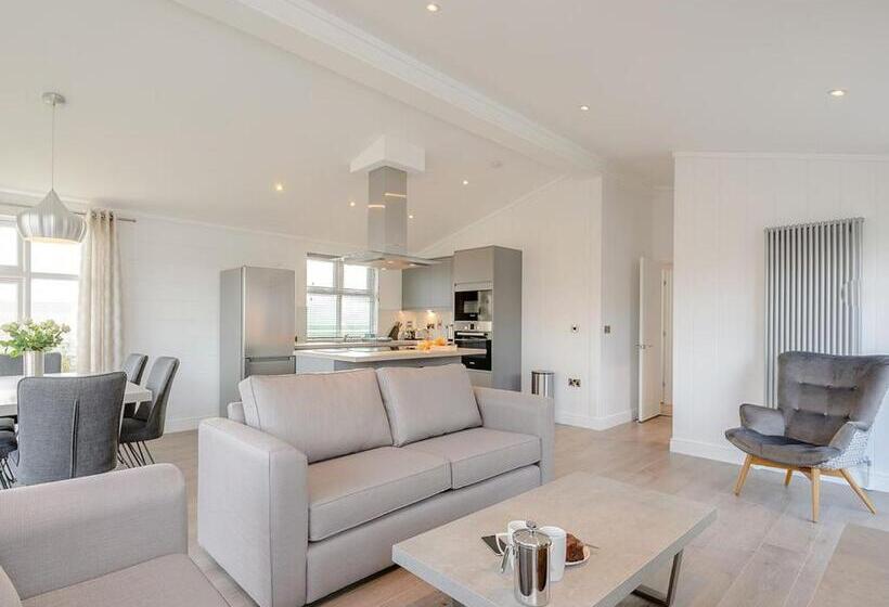 شقة 4 غرف, Norfolk Woods Resort And Spa