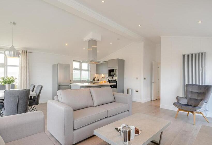 شقة 4 غرف, Norfolk Woods Resort And Spa