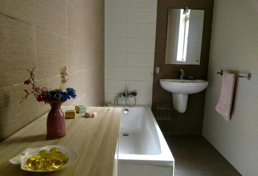 اتاق استاندارد با چشم‌انداز دریا, Charming Rooms With A Seaview