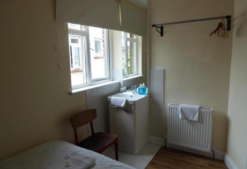 اتاق استاندارد یک نفره, Shenandoah House