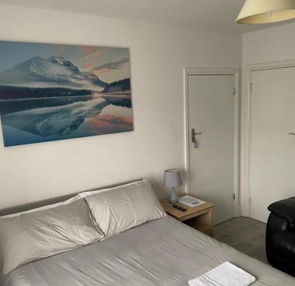 اتاق استاندارد با سرویس بهداشتی مشترک, Shenandoah House