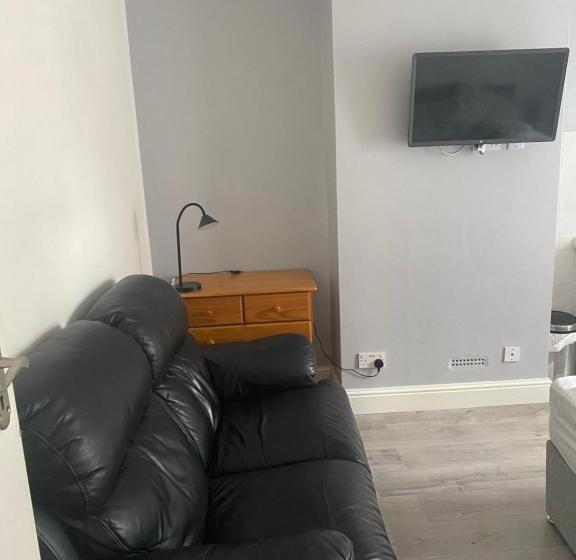 اتاق استاندارد با سرویس بهداشتی مشترک, Shenandoah House