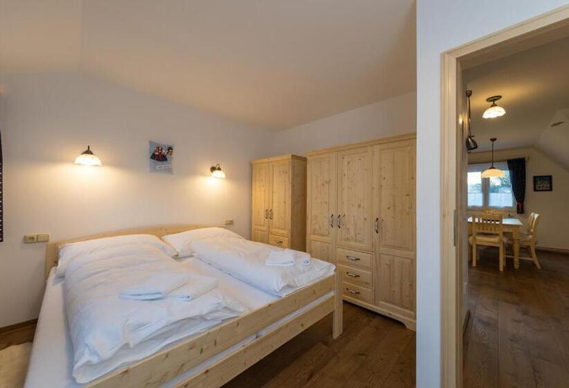 Апартаменты 2 Спальни, Valašské Chalupy Resort