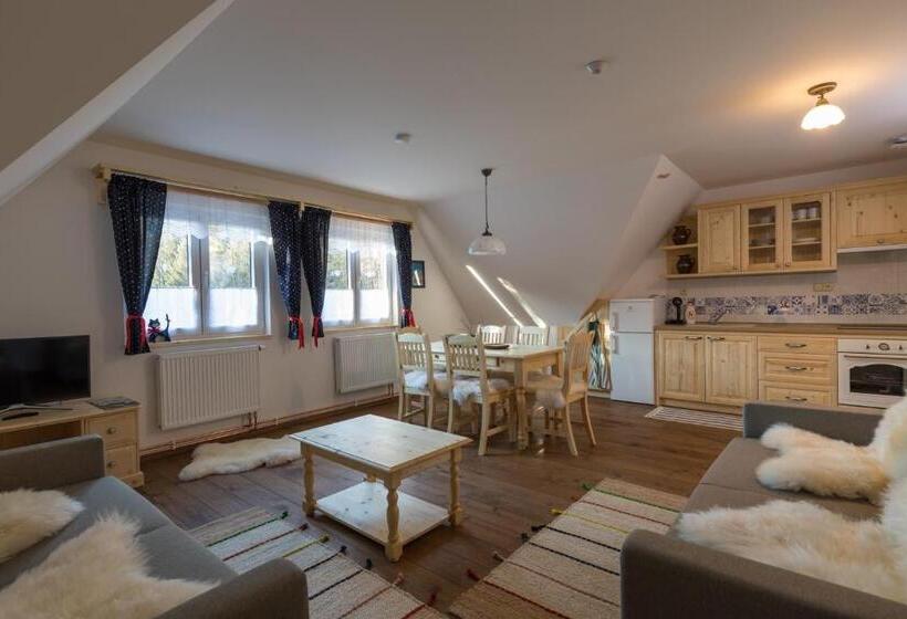 Апартаменты 2 Спальни, Valašské Chalupy Resort