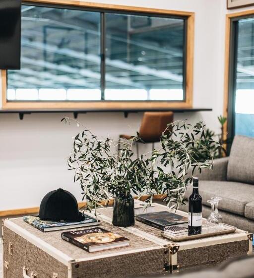 Апартаменты 1 Спальня, Argentille Boutique Accommodation